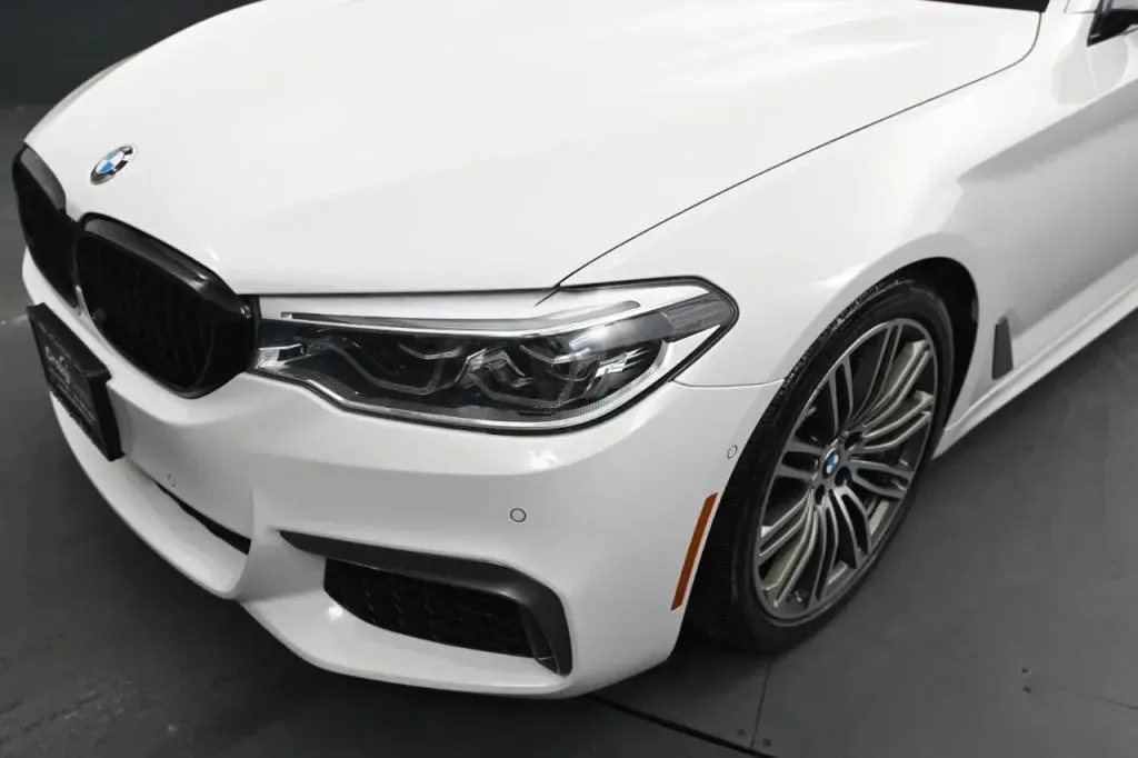 BMW 5 Series photo 10
