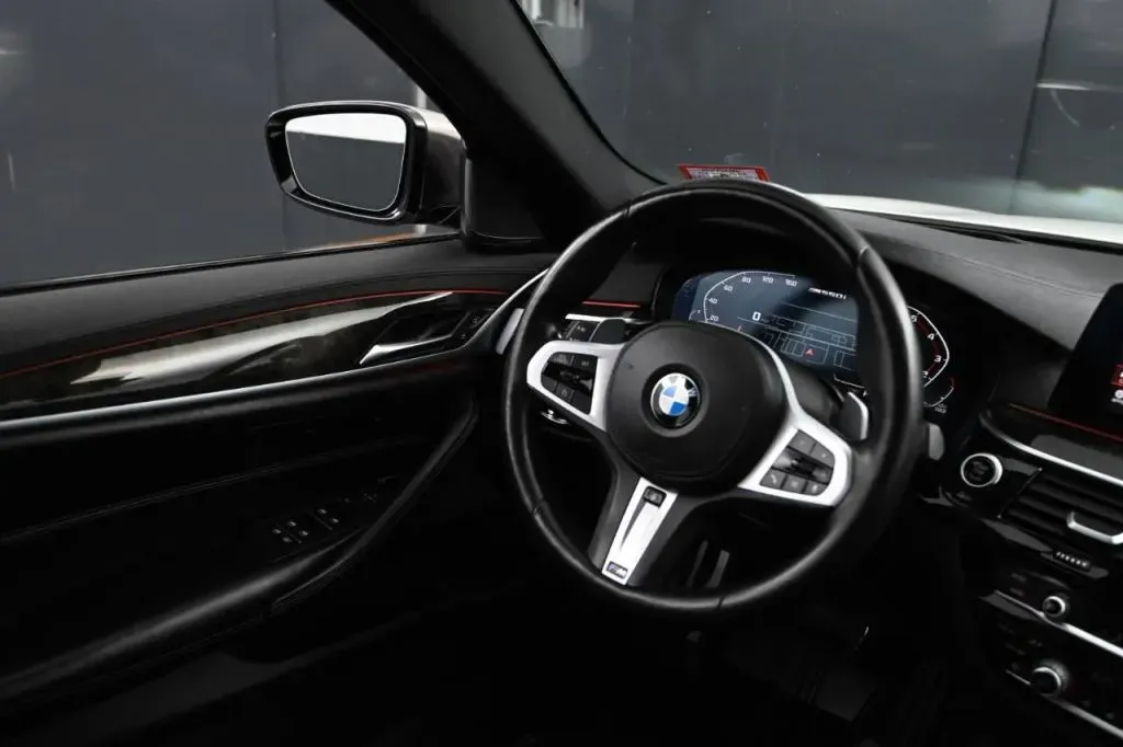 BMW 5 Series photo 22