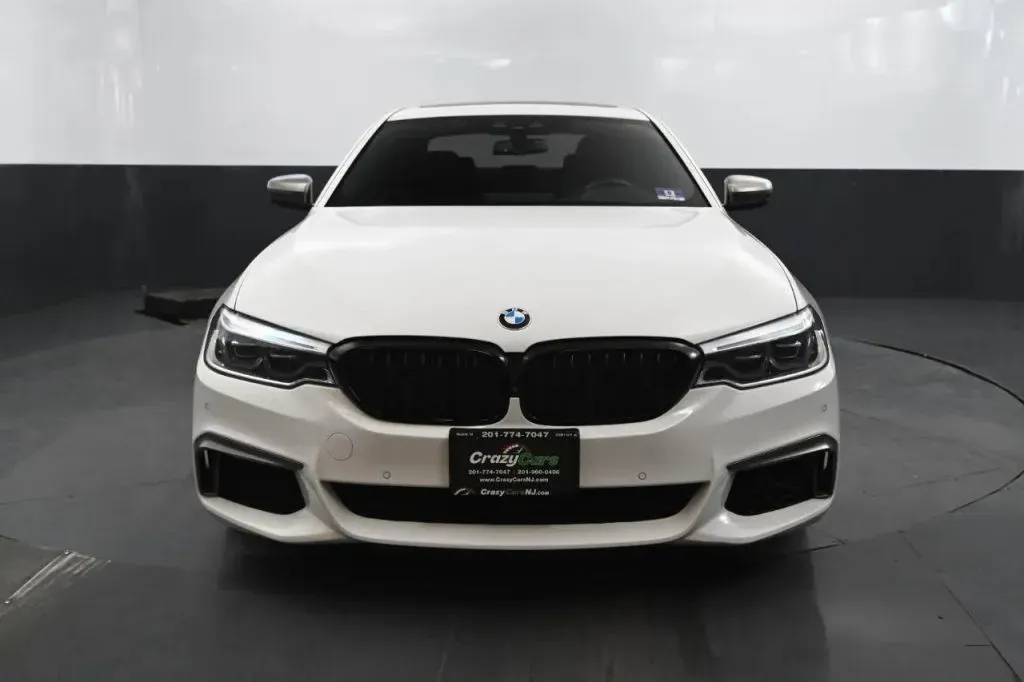 BMW 5 Series photo 9
