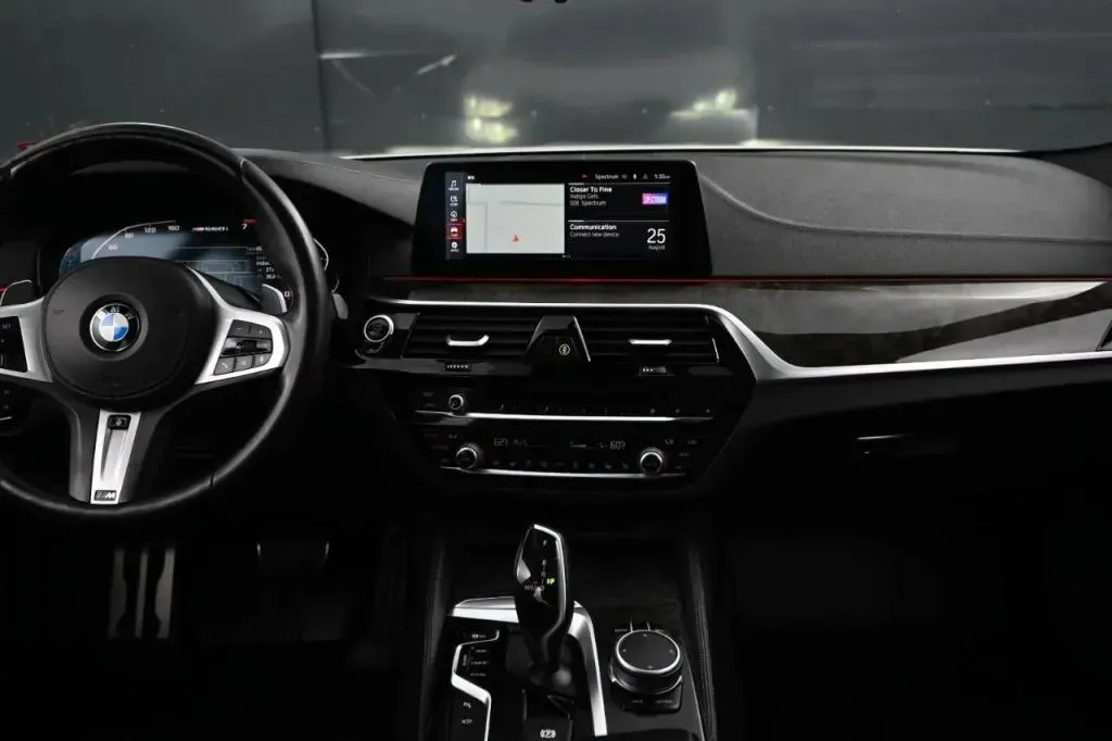 BMW 5 Series photo 20