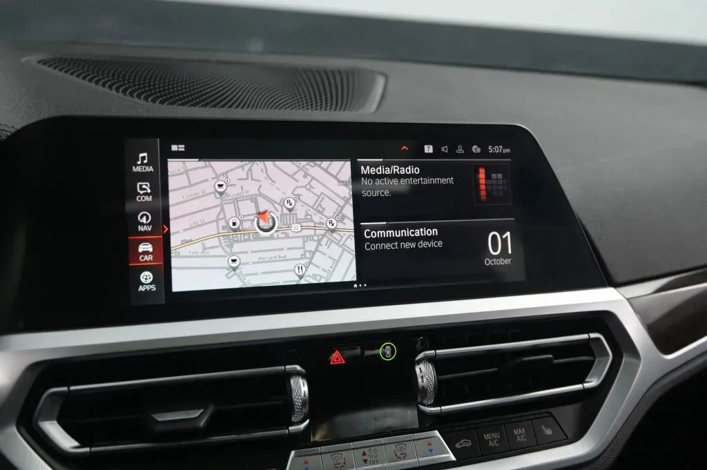 BMW 3 Series photo 24