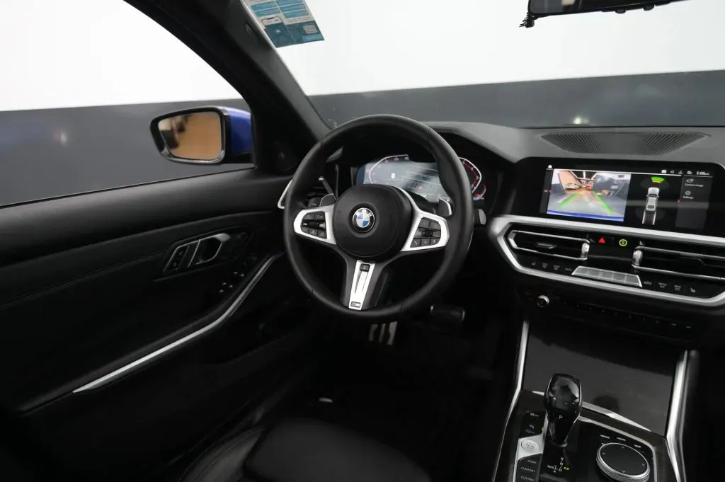 BMW 3 Series photo 34