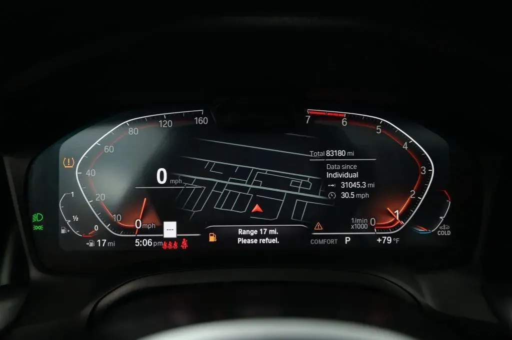 BMW 3 Series photo 21