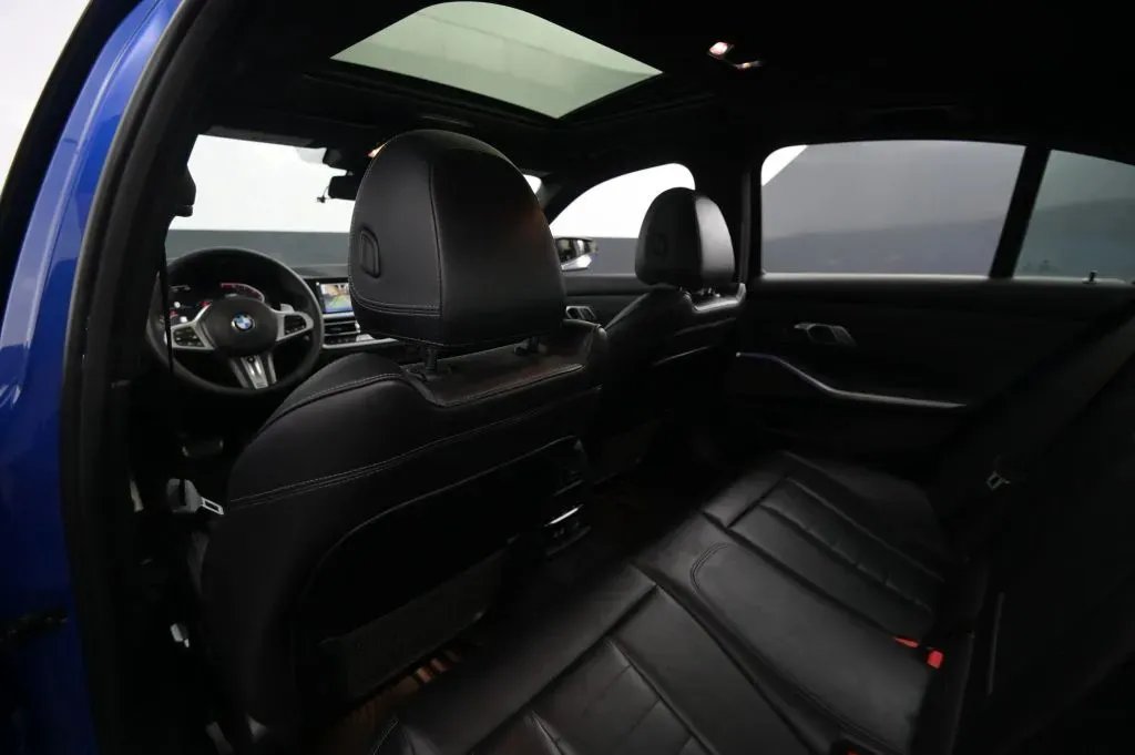 BMW 3 Series photo 42