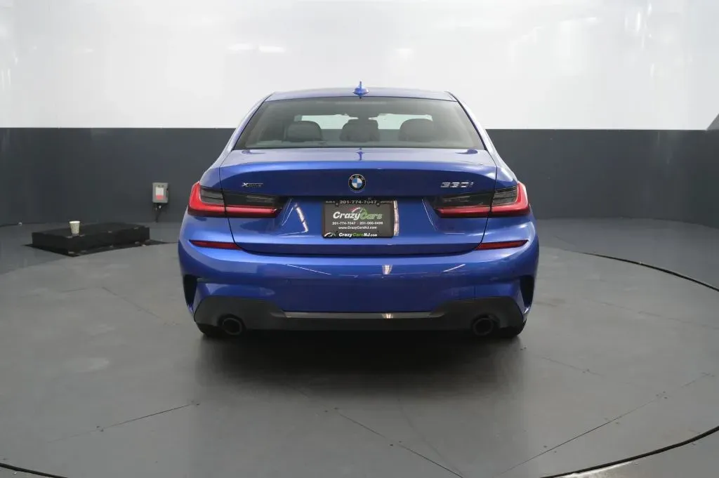 BMW 3 Series photo 4