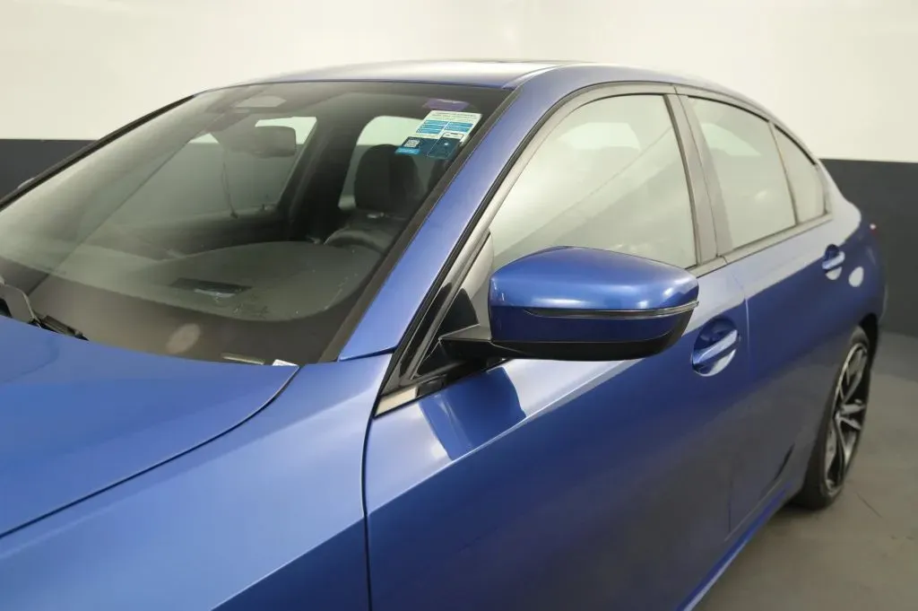 BMW 3 Series photo 11