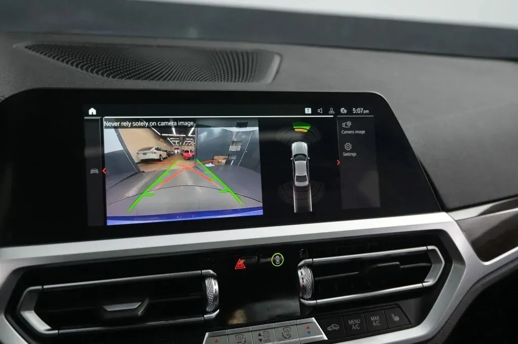 BMW 3 Series photo 25
