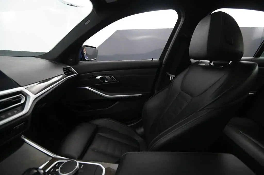 BMW 3 Series photo 27