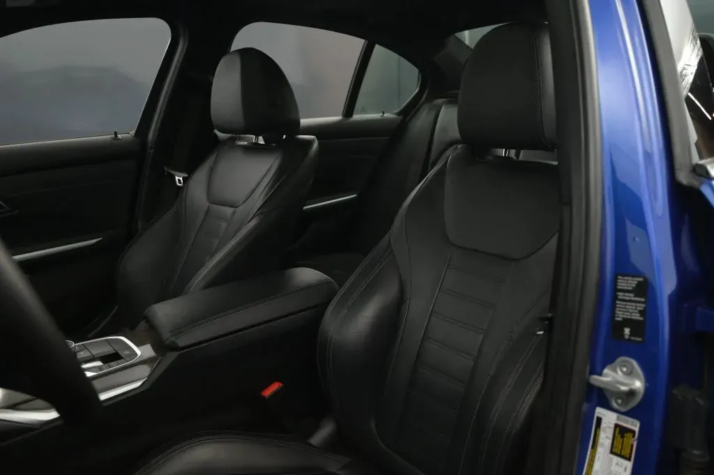 BMW 3 Series photo 40