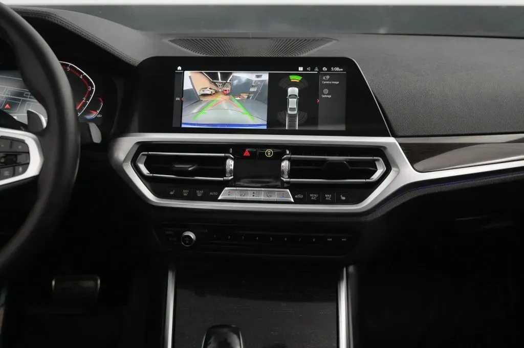 BMW 3 Series photo 32