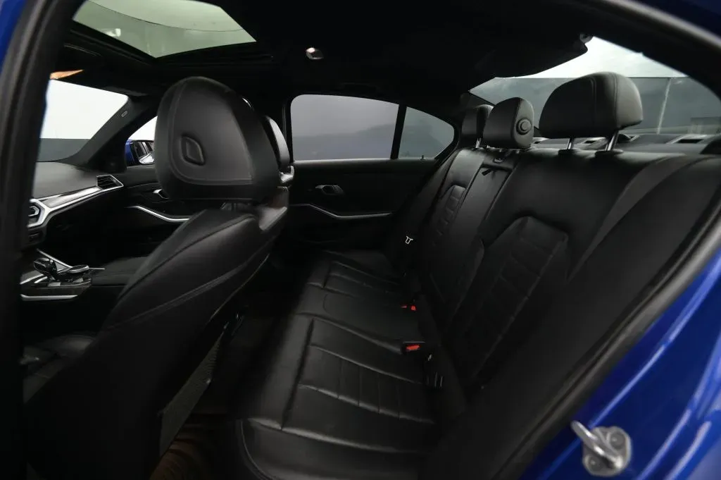 BMW 3 Series photo 41