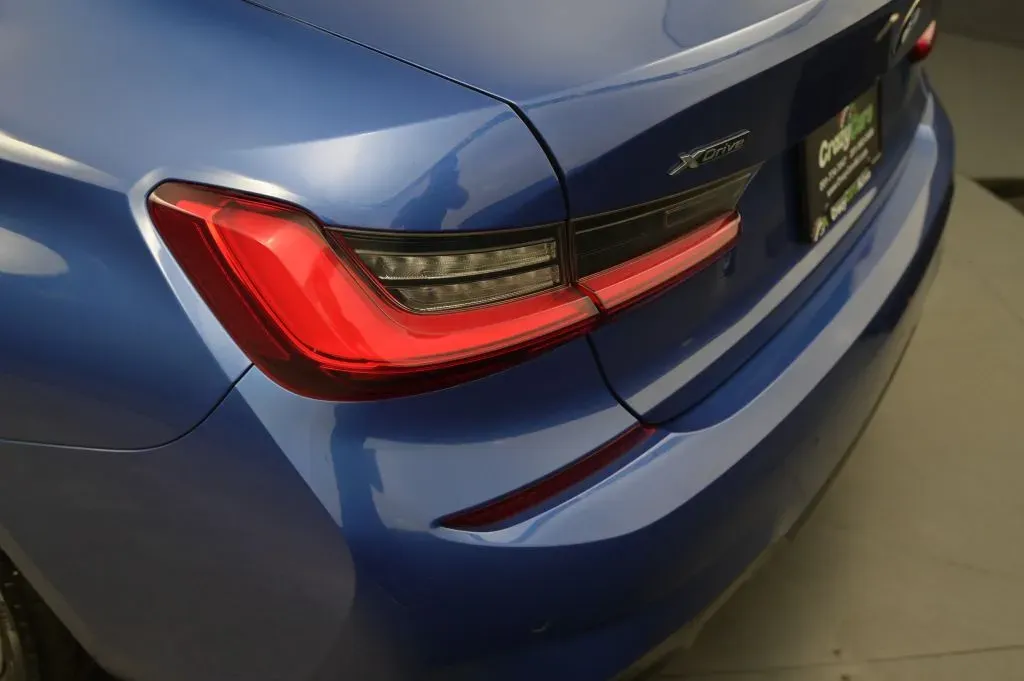BMW 3 Series photo 15