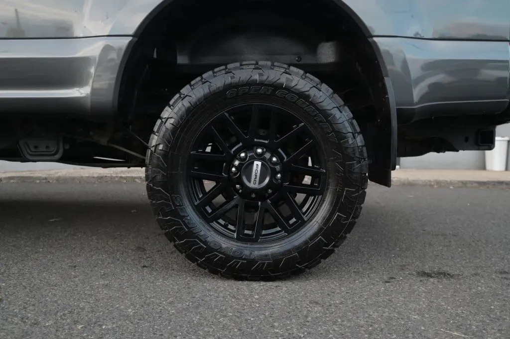 Ford F-350 photo 16
