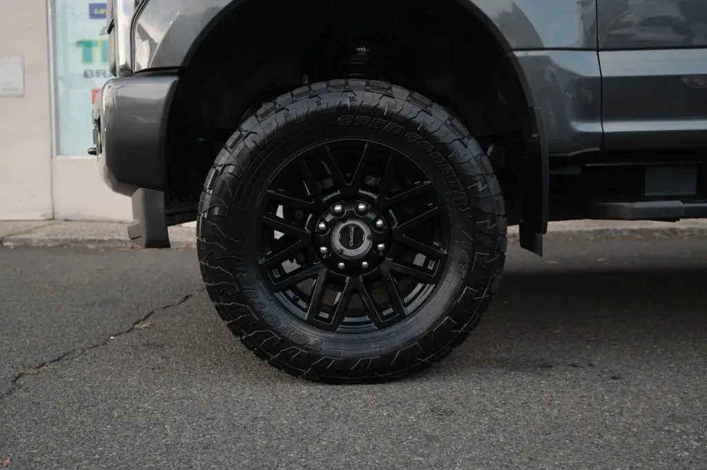 Ford F-350 photo 9