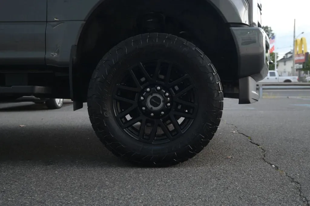 Ford F-350 photo 21