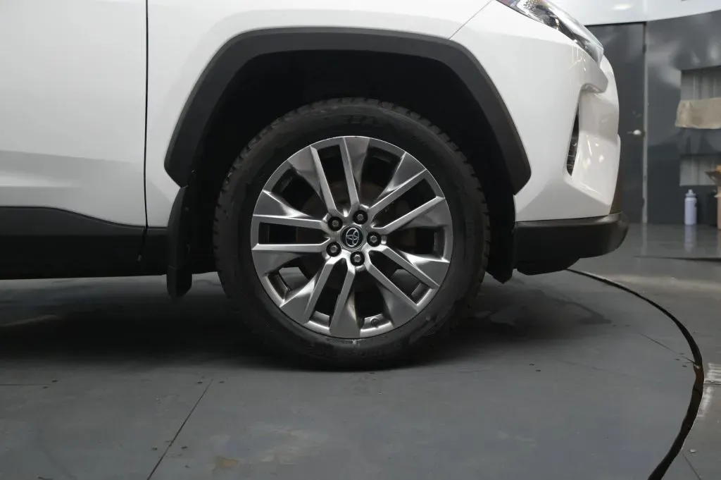 Toyota RAV4 photo 18