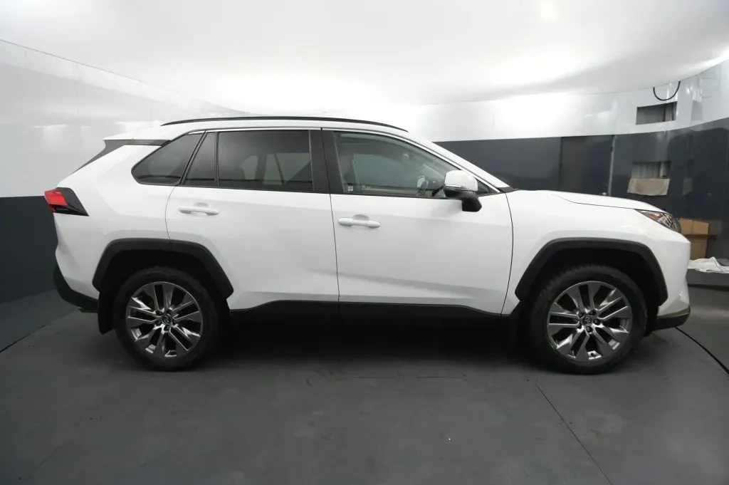 Toyota RAV4 photo 6