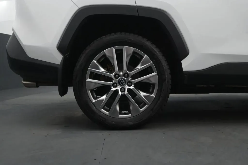 Toyota RAV4 photo 17