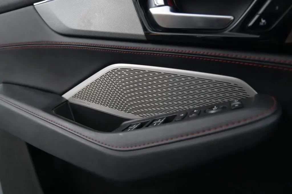 Acura MDX photo 30