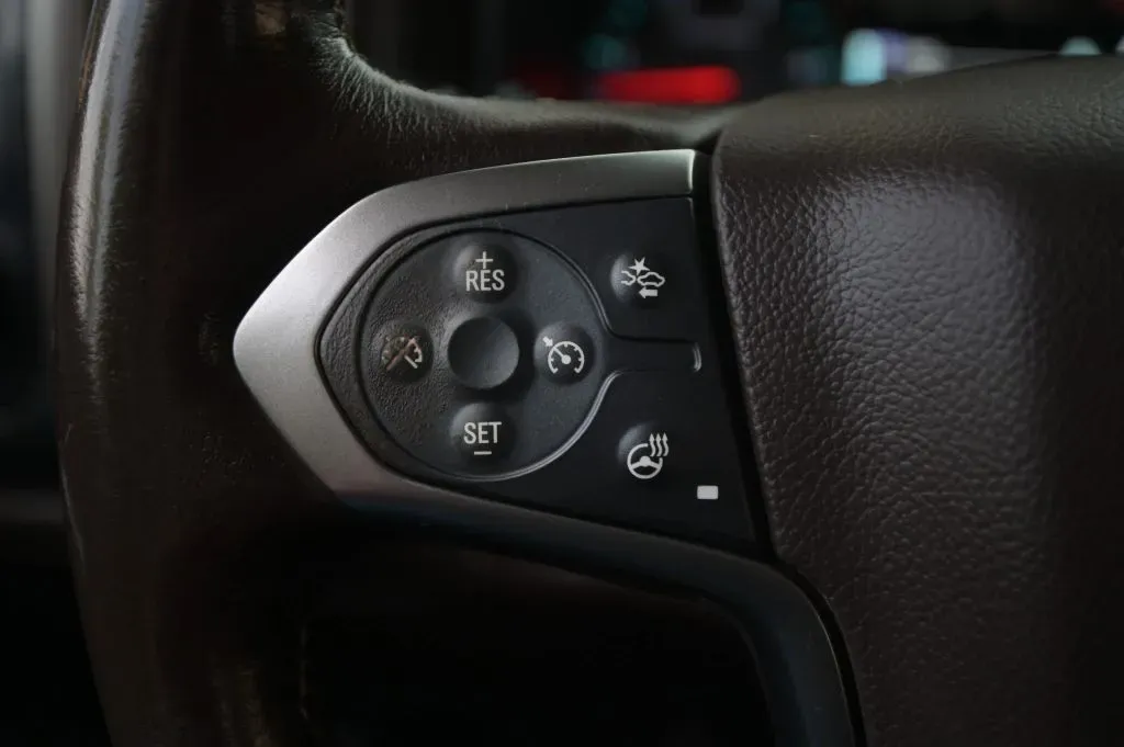 Chevrolet 3500HD photo 27