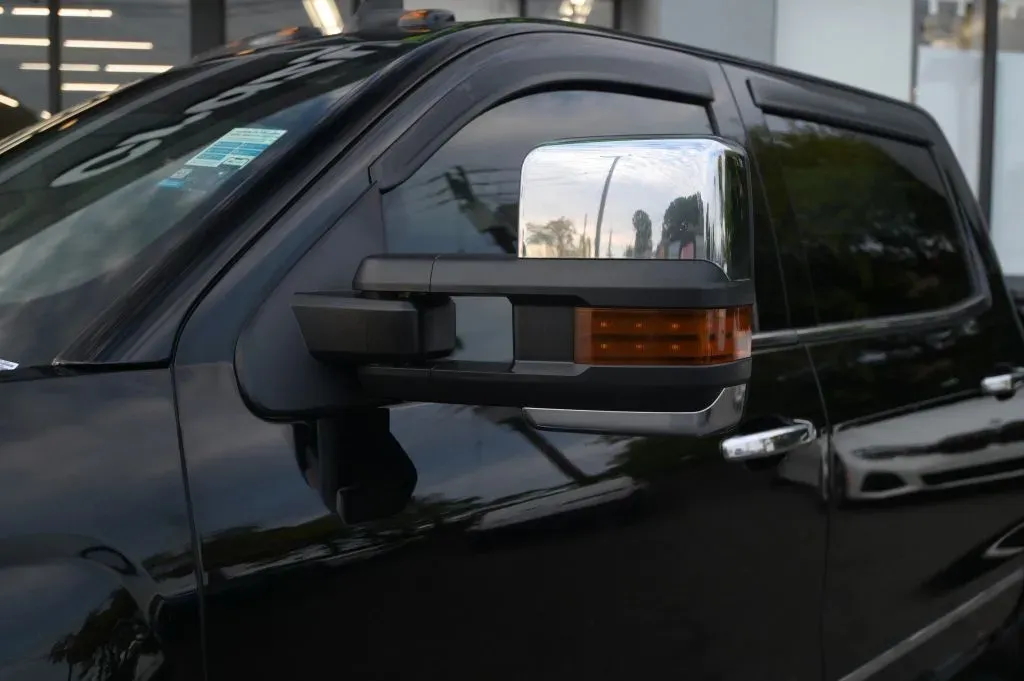 Chevrolet 3500HD photo 13