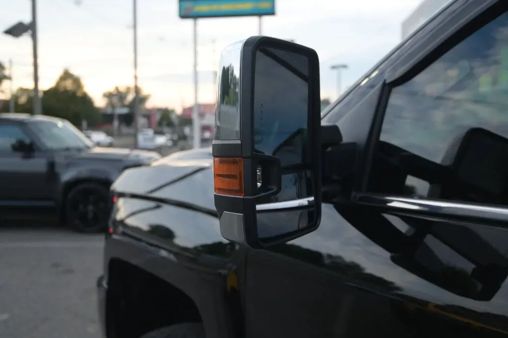 Chevrolet 3500HD photo 14