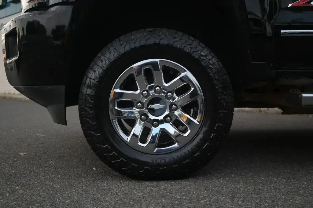 Chevrolet 3500HD photo 10