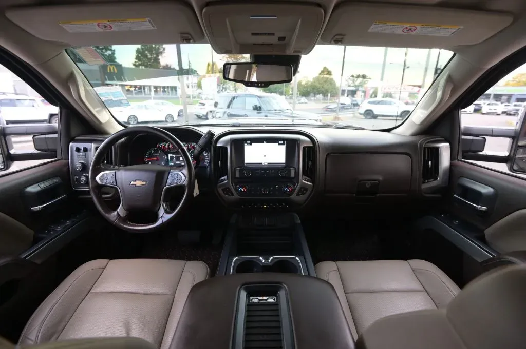 Chevrolet 3500HD photo 34