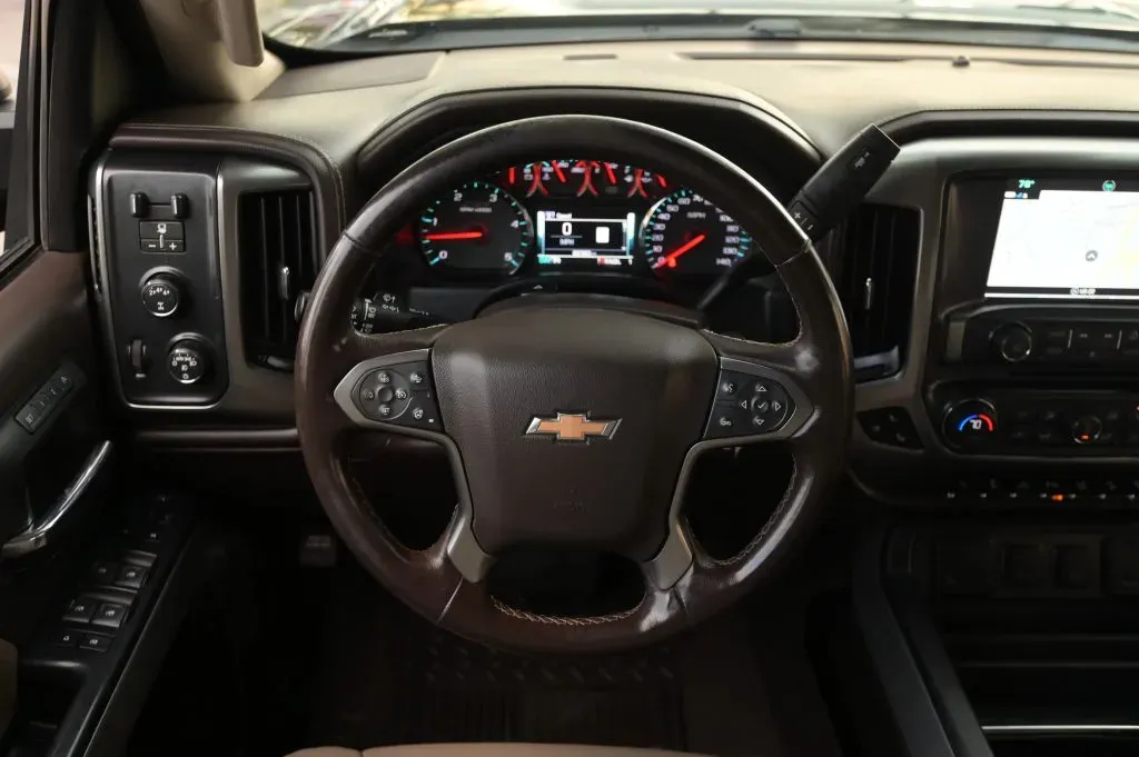 Chevrolet 3500HD photo 40