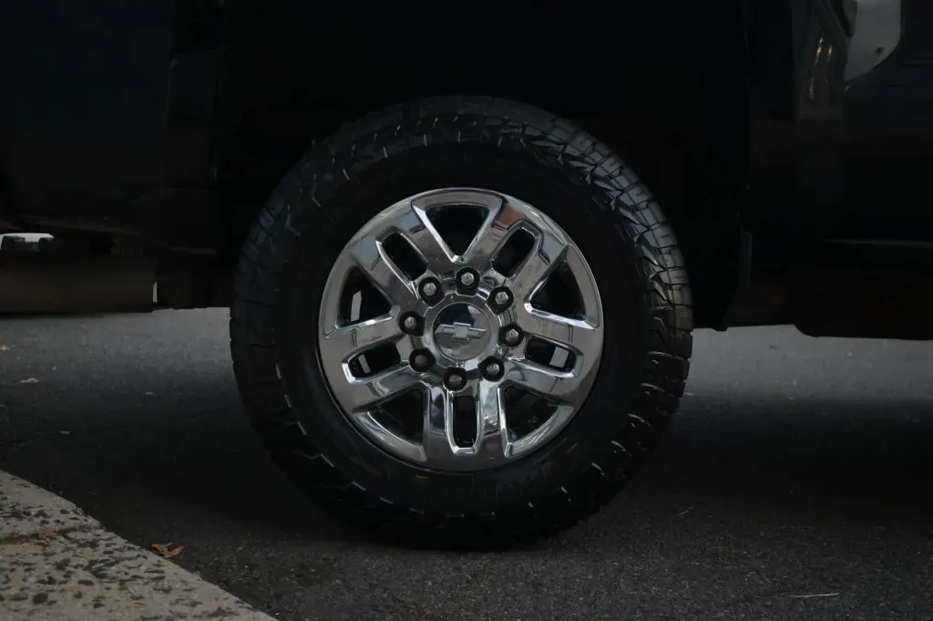 Chevrolet 3500HD photo 21