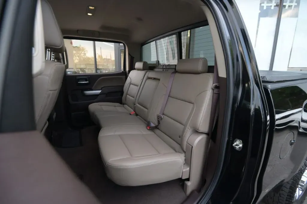 Chevrolet 3500HD photo 48
