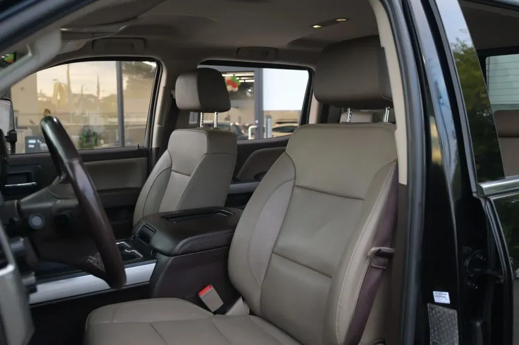 Chevrolet 3500HD photo 44