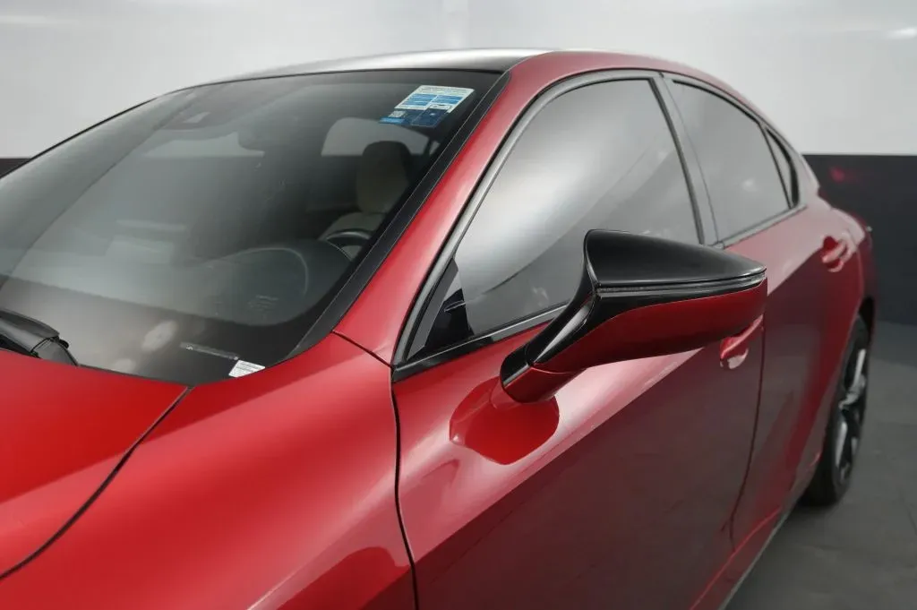 Lexus IS photo 11