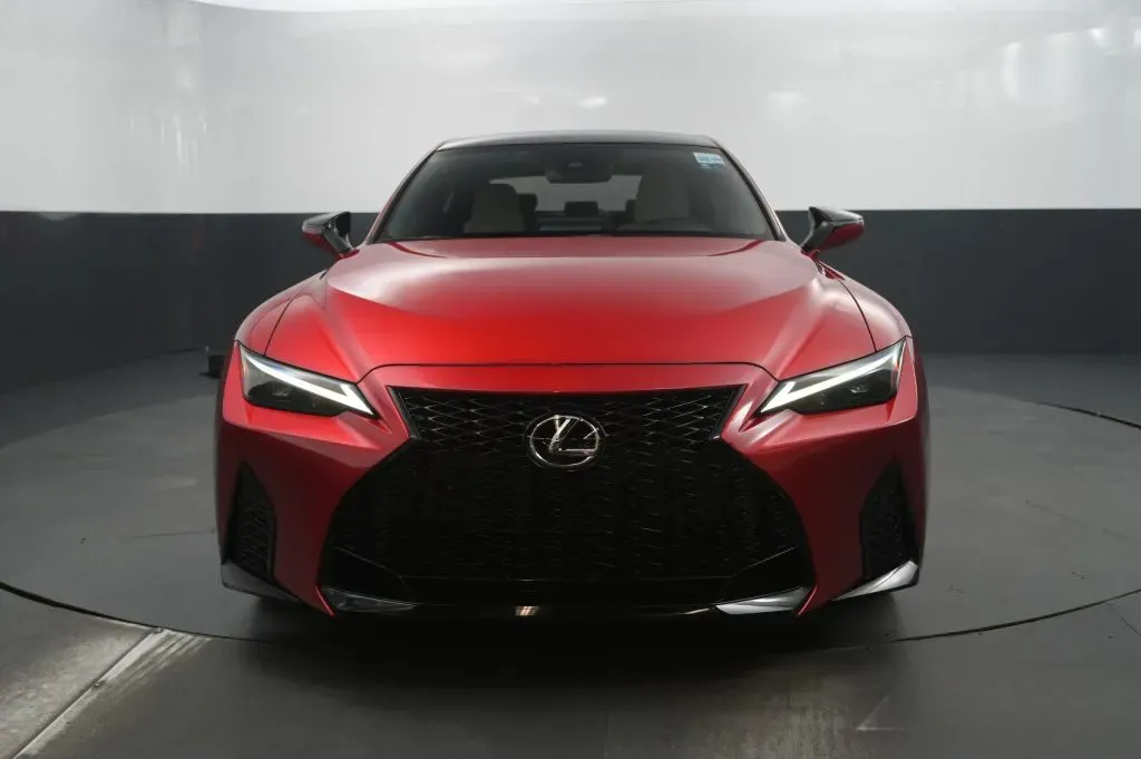 Lexus IS photo 8