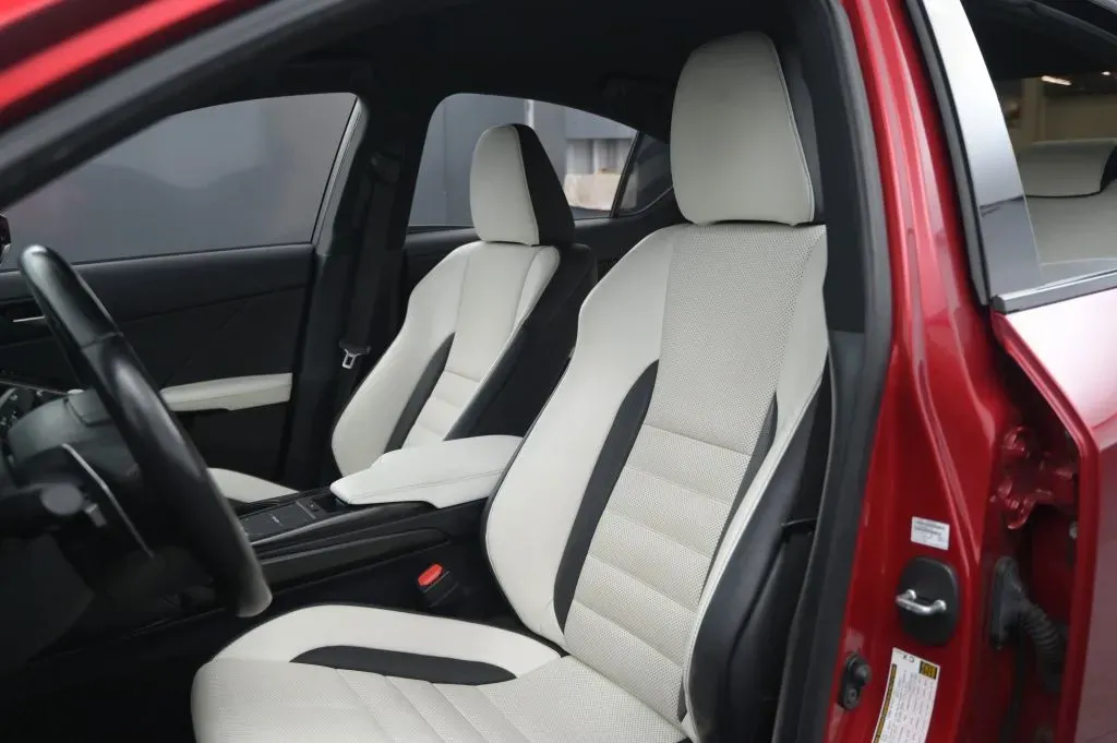 Lexus IS photo 41