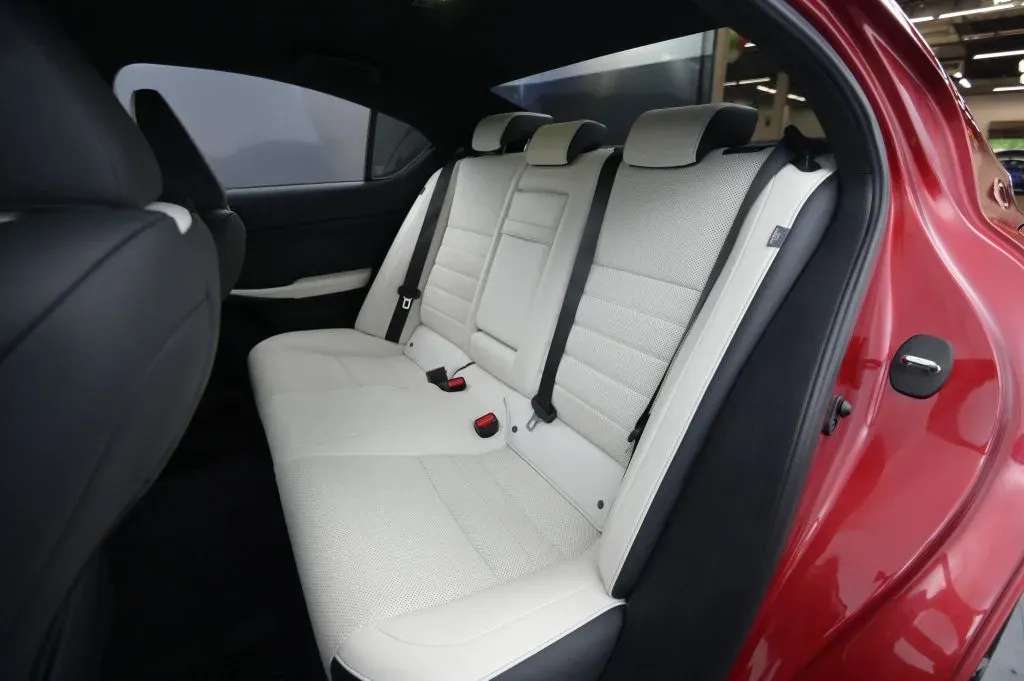 Lexus IS photo 44