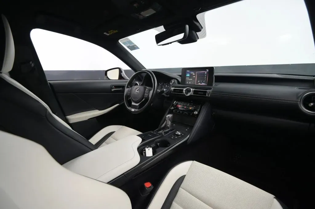 Lexus IS photo 46