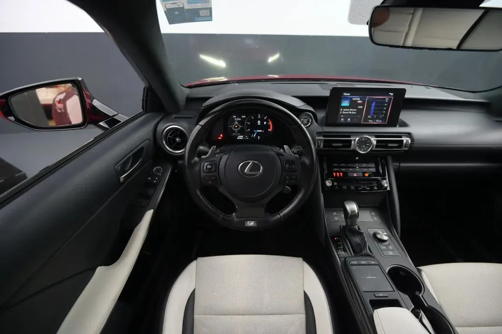 Lexus IS photo 36
