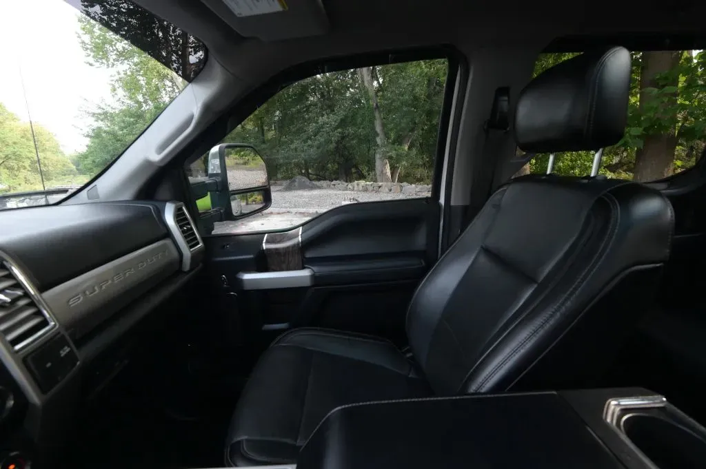 Ford F-350 photo 36