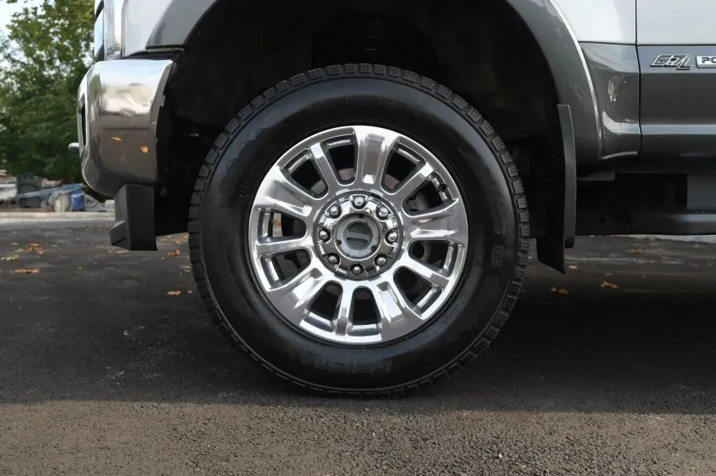 Ford F-350 photo 11