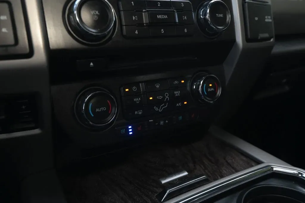 Ford F-350 photo 35