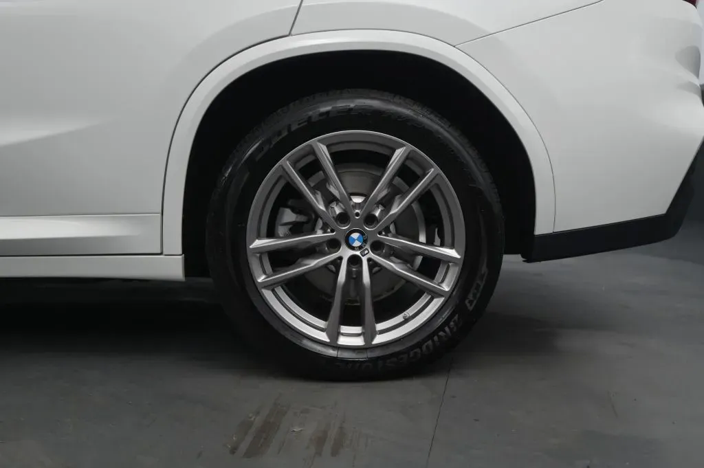 BMW X4 photo 13