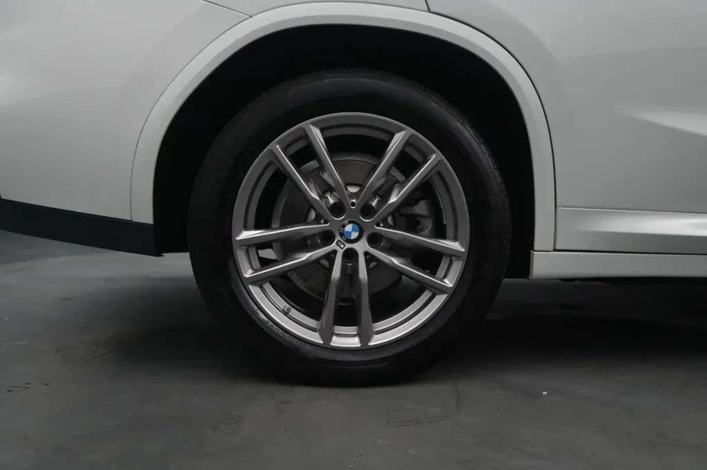 BMW X4 photo 16