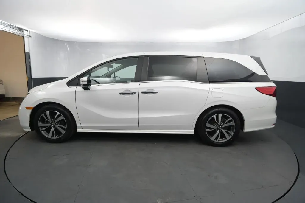 Honda Odyssey photo 2