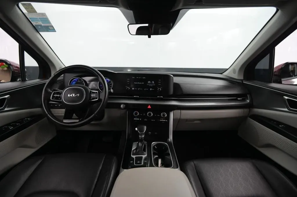 Kia Carnival photo 31