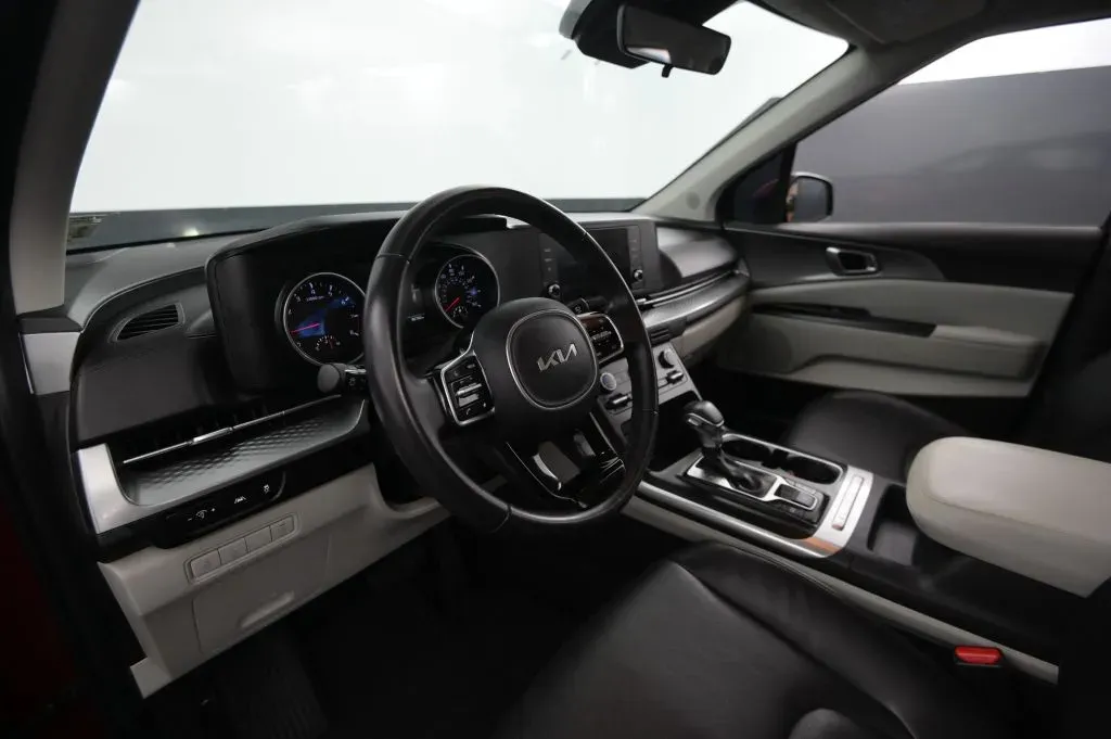 Kia Carnival photo 38