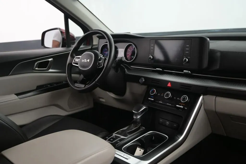 Kia Carnival photo 47