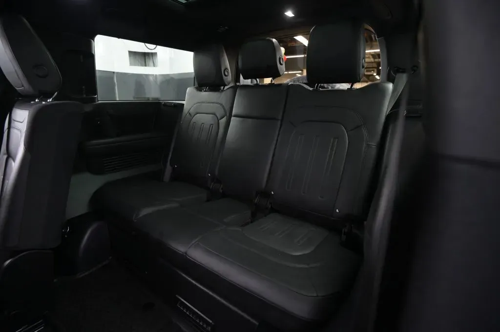 Land Rover Defender photo 50