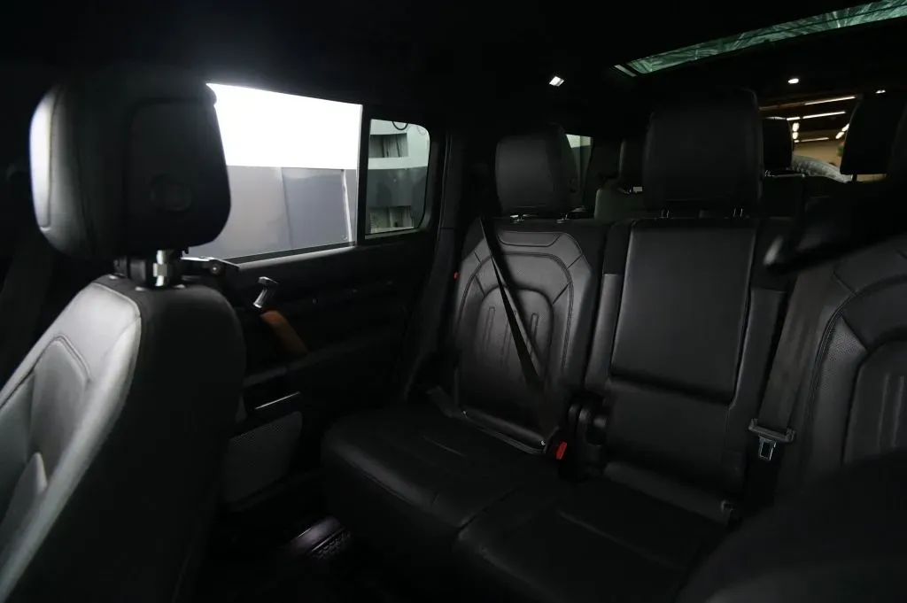 Land Rover Defender photo 45