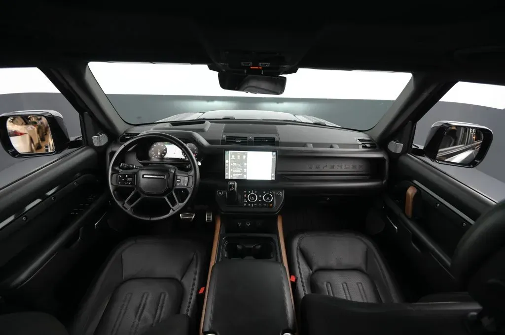 Land Rover Defender photo 34